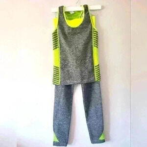 NEW MIX exercise outfit. ONE SIZE.